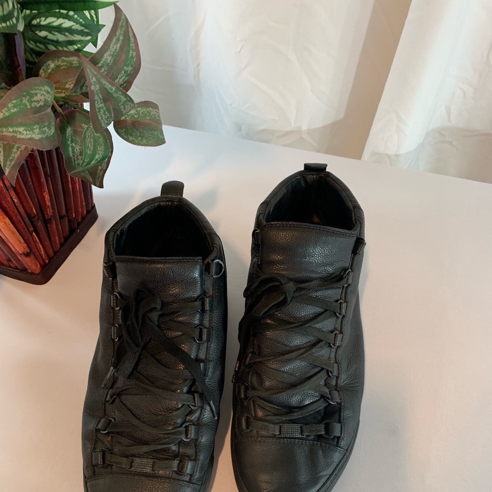 Used BALENCIAGS inside soul need replacement